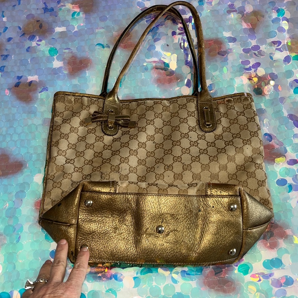 Gucci Green Tote with Red Floral Embroidery and Gold Accents - Picture 3 of 4